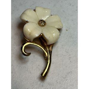MONET FLOWER PIN BROOCH GOLD TONE IVORY COLOR